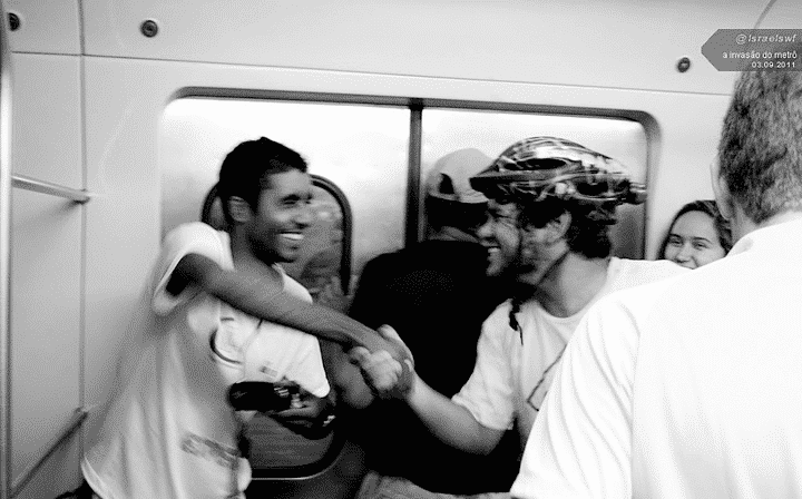 Como fazer amizades em São Paulo: no Metrô