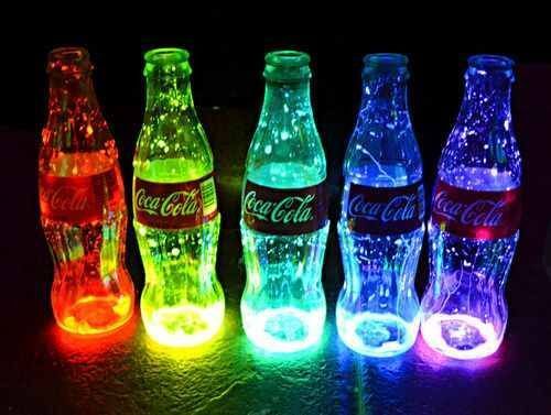 garrafas com luzes