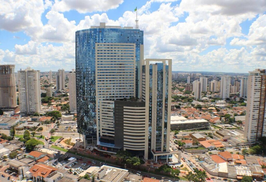 Construção entregue do edifício Órion Business & Health Complex, em Goiânia.
