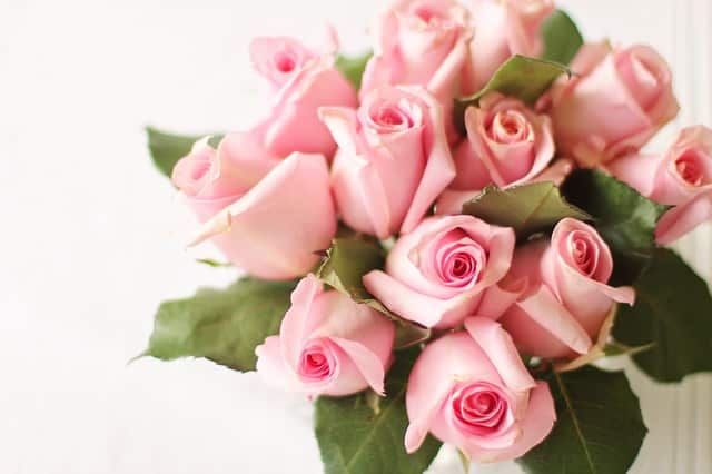 As flores de um buquê também influenciam da escolha de maio ser o mês das noivas.
