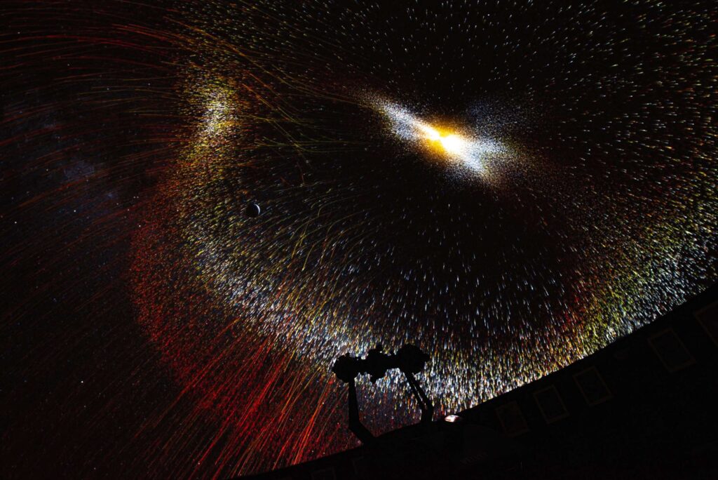 Imagem de uma das apresentações do planetário. 