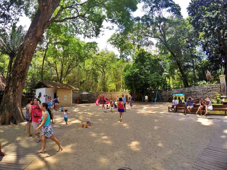 Parque infantil do Jardim Botânico do Rio de Janeiro. 