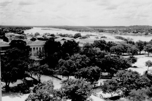 Imagem em preto e branco do povoado onde começou a história de Teresina.