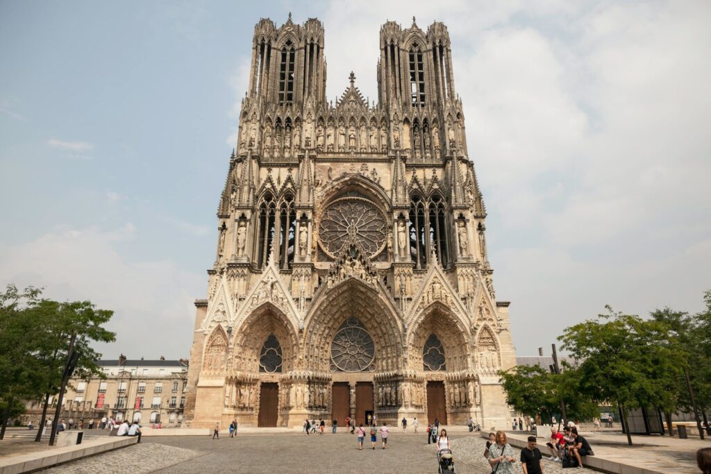 Catedral de Notre-Dame de Reims um marco das catedrais góticas.