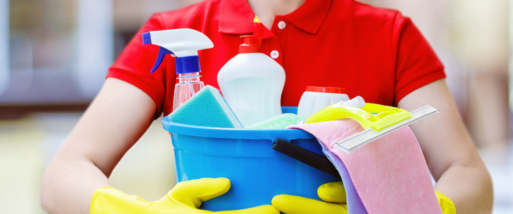 Use esponja macia, pano limpo e produtos apropriados para limpeza de vidros.